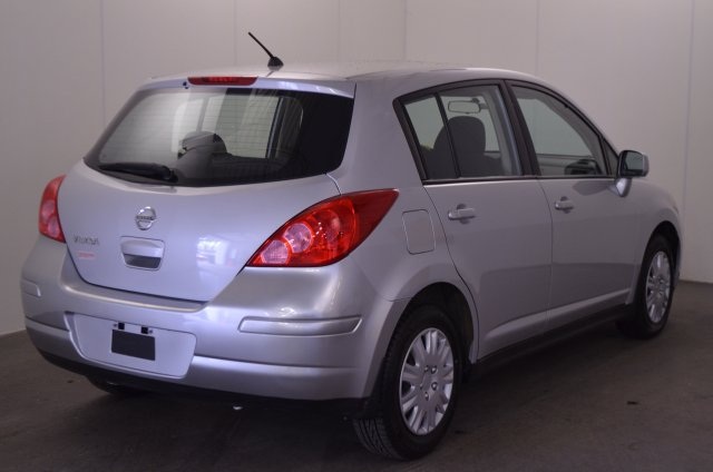 2009 Nissan versa sl hatchback 4d #3